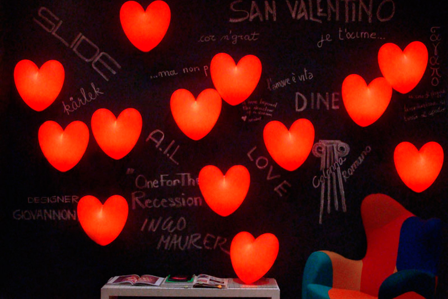LOVE WALL