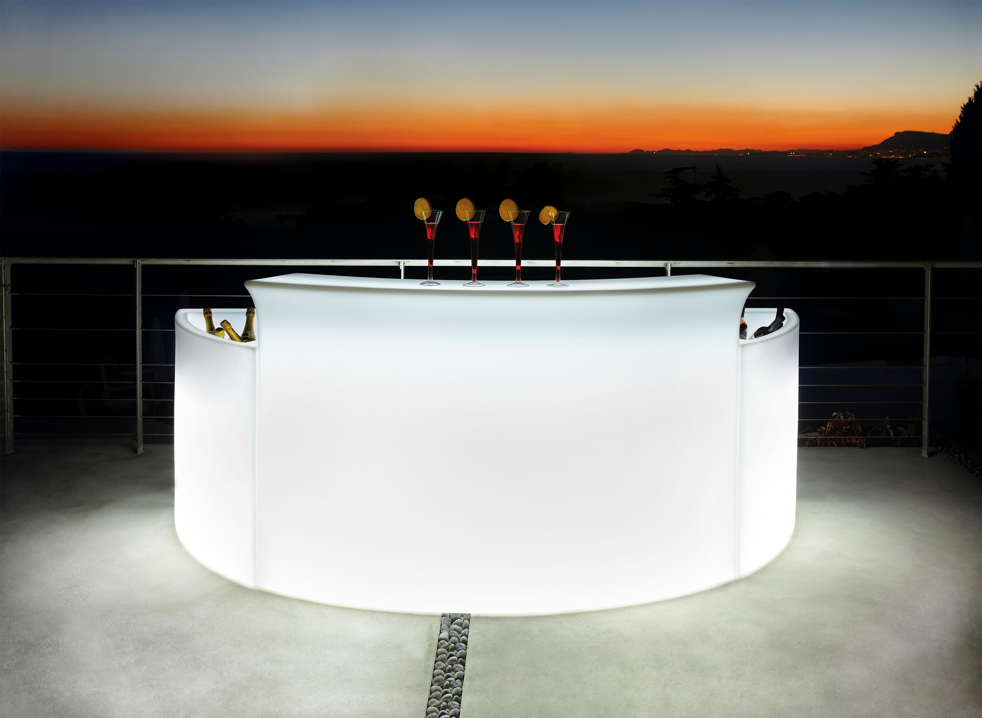 BREAK BAR